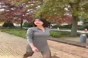 韩国女模付费短影片流出  背景图片