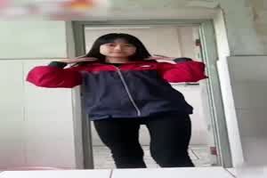 【网曝大瓜】洛阳第一职高时间 女生发给男友私密视频被流出表情真淫荡  背景图片