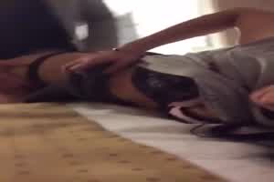 终于追到手的女神，极品身材，脱下裤子刻不容缓直接干  背景图片