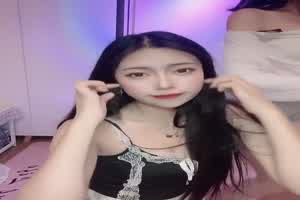 哈啰～大家晚上好！想不想看我挤出爱心奶  背景图片