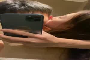 激吻干炮一气呵成浓烈的荷尔蒙在燃烧  背景图片