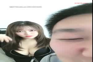 重磅流出疑似知名嫩模陈亦飞和摄影师啪啪身材颜值一流！  背景图片