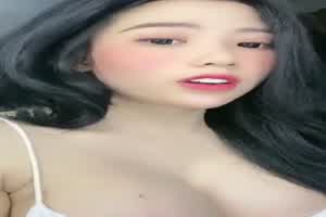 抖阴系列 内有我婆白血球  背景图片