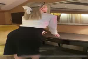 金发OL诱惑  背景图片