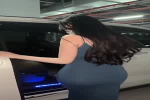 性感丁字内裤极致诱惑撩到我心坎里了  背景图片