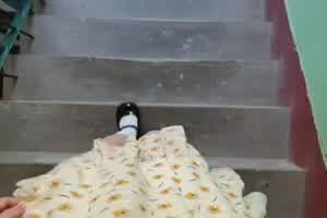 碎花裙白虎穴露出  背景图片