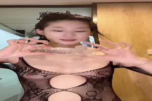 原创 性感连体网袜女主播在线求操  背景图片