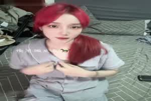 睡前自拍  背景图片