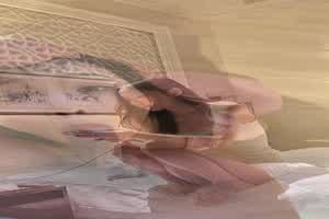 约了个脱衣巨乳的小姐姐专门玩3P上下洞全插！  背景图片