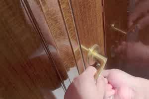 合租男女：爱的初体验  背景图片