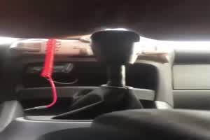 骨感美少女重口味真的重操车档  背景图片