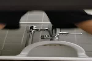 太变态了，用妹子换下的姨妈巾撸管子  背景图片