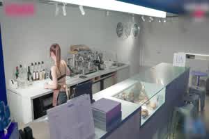 沉沦巨乳诱惑 偷情调教肉欲女店员  背景图片