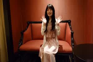 网约22岁娜娜做演绎做主持  背景图片