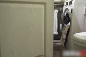 每个男人的梦想 有个卡在洗衣机的妹妹  背景图片