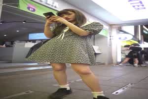 【重磅首发】大神冒死抄底多位气质小姐性感小内内，原汁原味，惊现无真空，怼B猛拍，胆子太大了！  背景图片