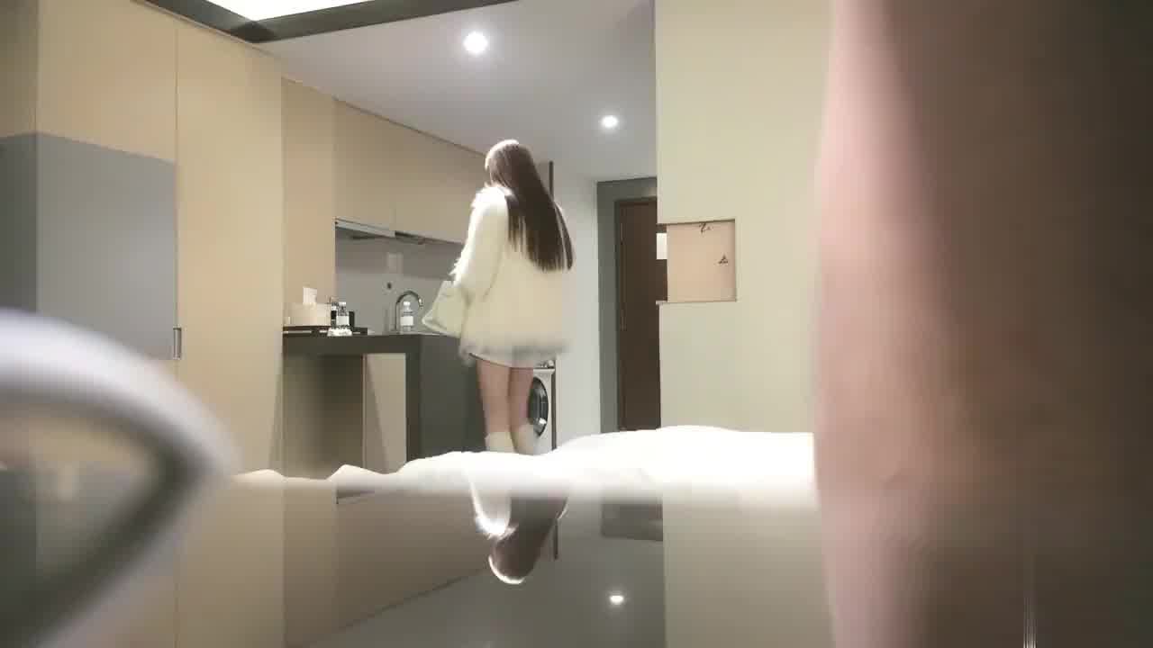  3000块大圈名媛，高雅韩风御姐，高挑黑丝美腿，堪称极品，忍不住舔其肉鲍，插入肉穴，真是超值啊 的剧照7