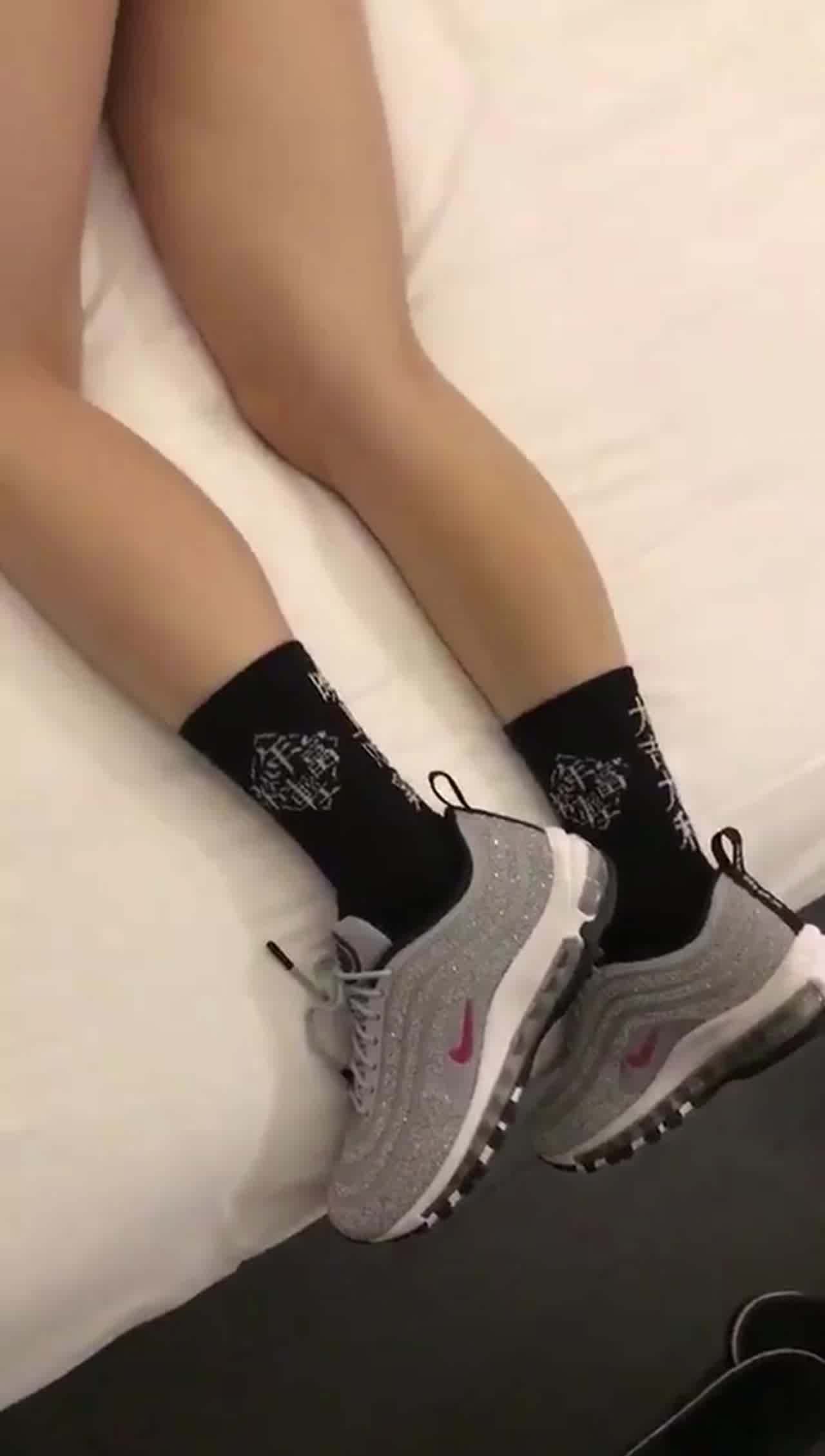  勾引 玩游戏的男朋友 的剧照1