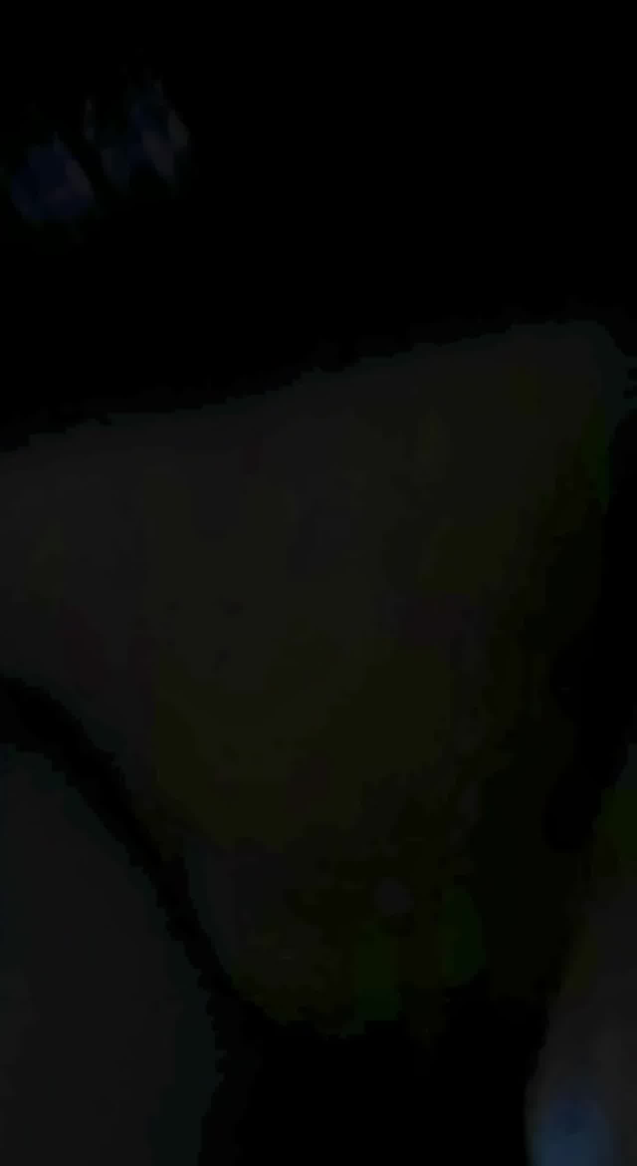  很厉害的反差婊，用黄光一直插！ 的剧照3