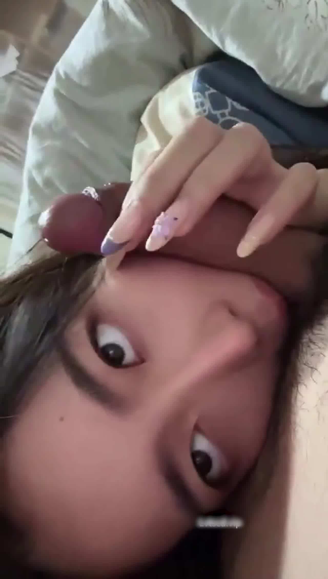  上海大骚货神奶萌，花了六千多就发了两个视频，真够冤大头 的剧照6