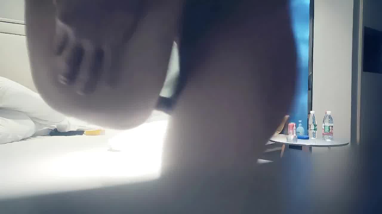  KU 重磅佳作，今夜3500极品外围，颜值身材完美，再攀职业生涯巅峰，劲爆必看 的剧照6