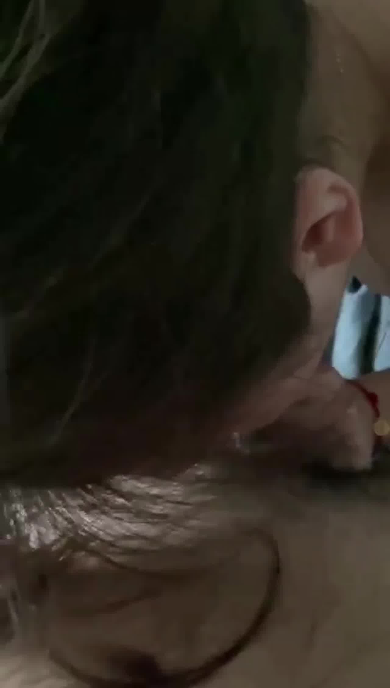  大学生女友穿着女仆装后入被操的娇喘连连 的剧照1