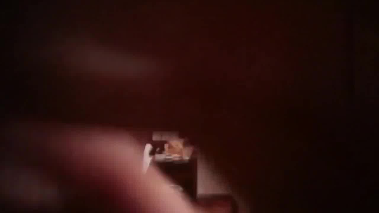  91大神【探花】约到刚结过婚的少妇，说我鸡巴好大用力给我舔鸡巴 的剧照2