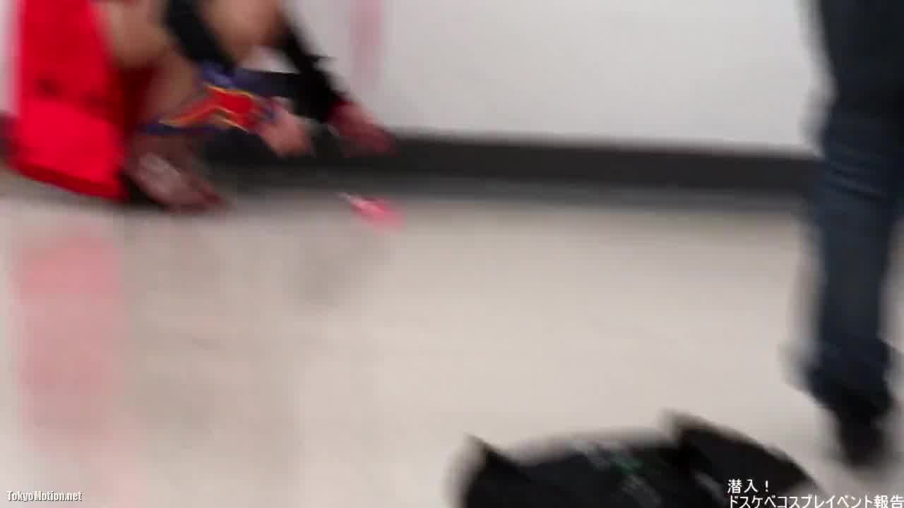  日本漫展，COS天使面容魔鬼身材 ！ 的剧照1