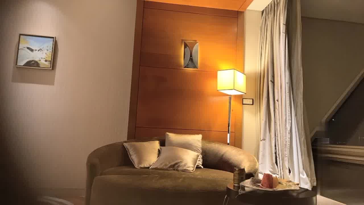  重金约操爆乳女神三线演员 口活不错 的剧照8