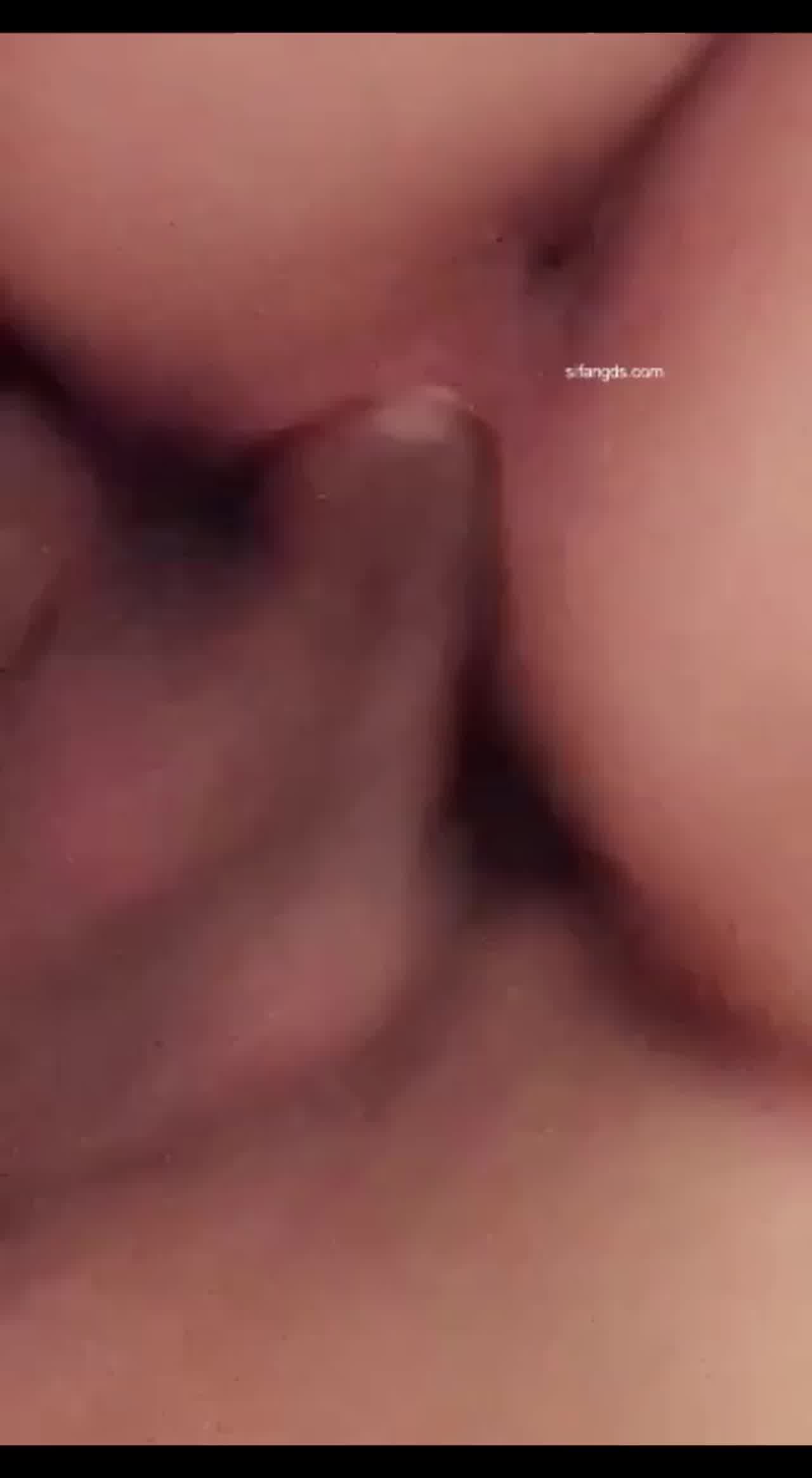  【3秒男我靠啊，有3秒吗我看下，啊差不多10几秒】顶级颜值推特精神小妹，首次下海拍双人，一直嘲讽男友 的剧照1