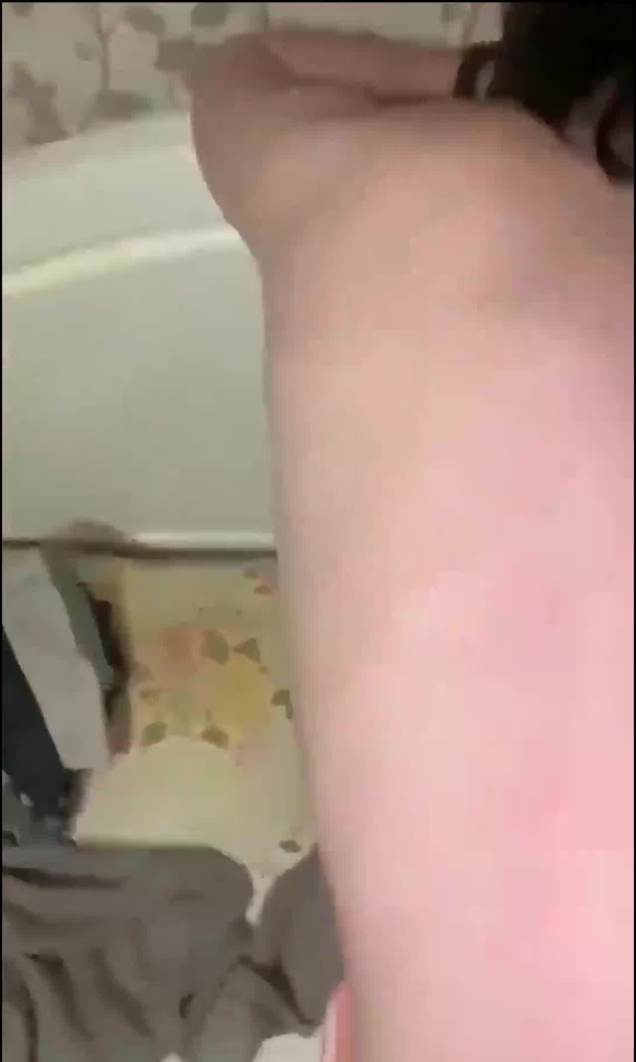  早上出游晚上做爱正妹校花不小心被我顶太深了 的剧照1