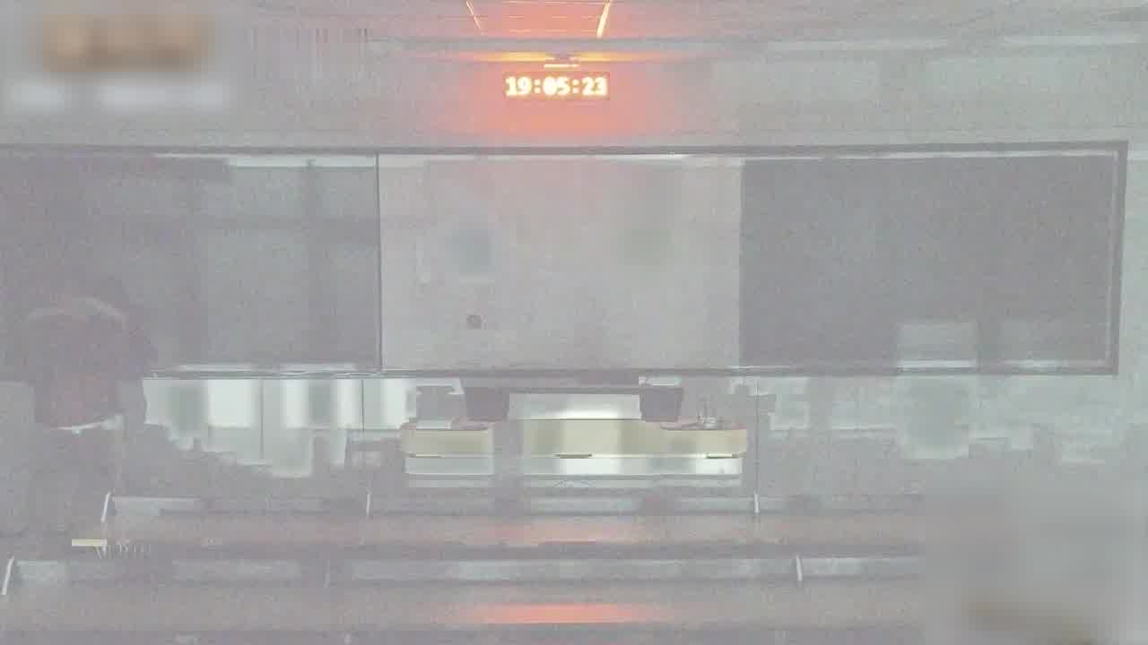  浙江大学北教4217班 情侣在教室做爱被教室监控拍下 监控下两人蹑手蹑脚的样子像你的第一次吗？ 的剧照10