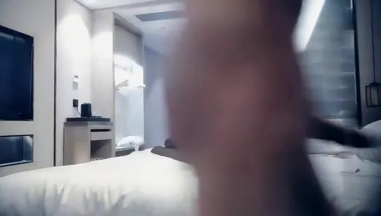  极品外围真骚啊！开档黑丝掰穴‘你都给我摸出水了，啊宝贝舒服吗，深一点’多种姿势轮换，抱起来猛草。 的剧照10