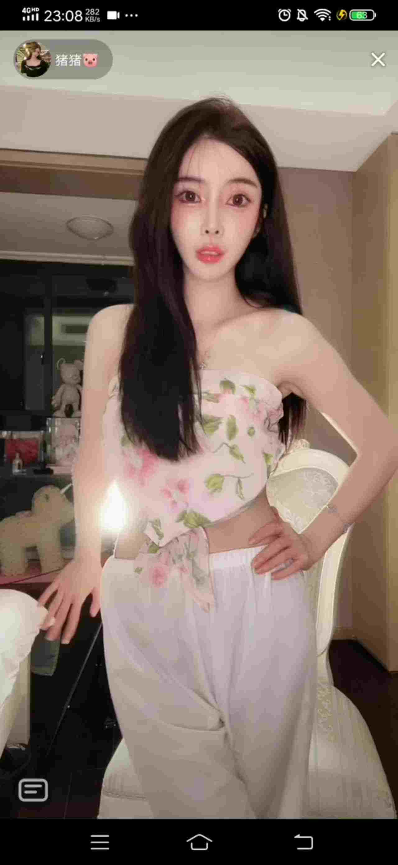  抖音自录真空走光系列 (9) 的剧照2