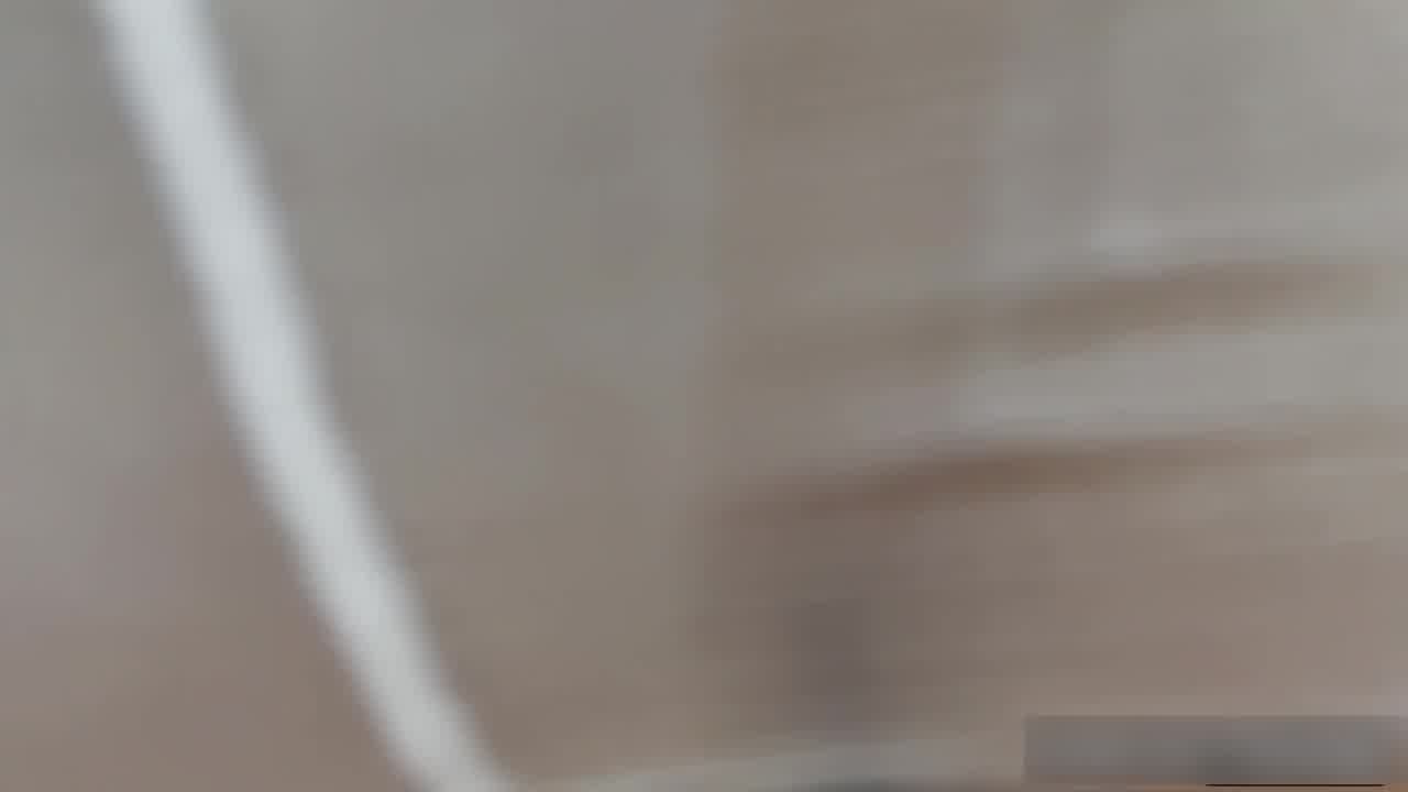  自购推特小二最新-白发反差萝莉，舔鸡巴的表情盯着看，看得出来真爱吃，嫌男主动的慢自己使劲前后扭 的剧照8