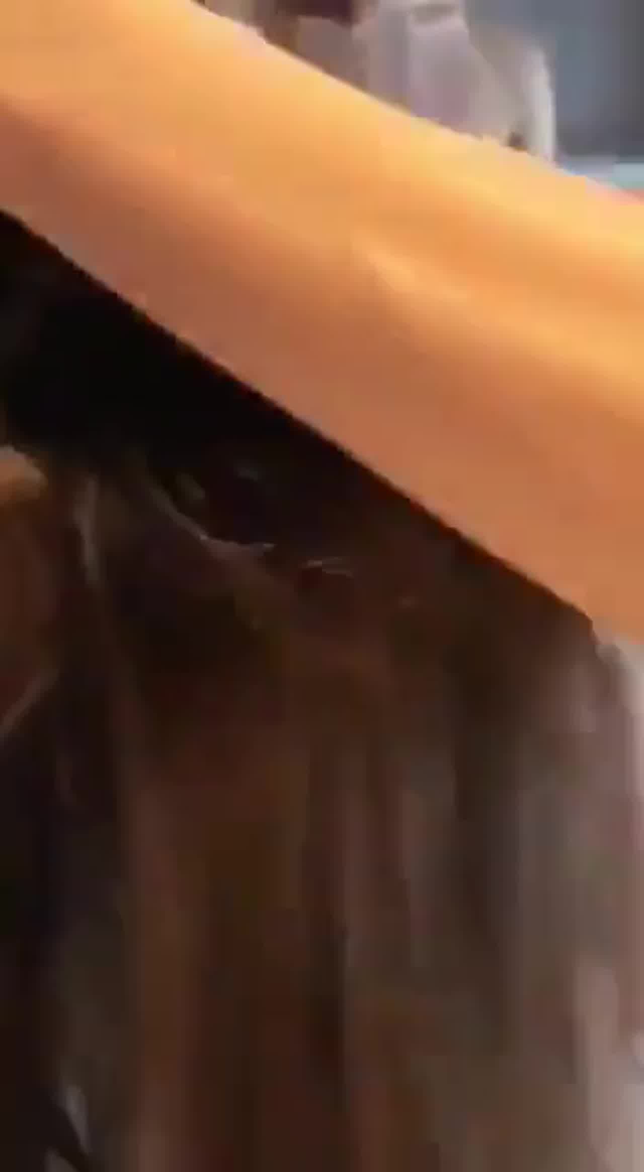  跟超骚气的女邻居玩多P 的剧照6