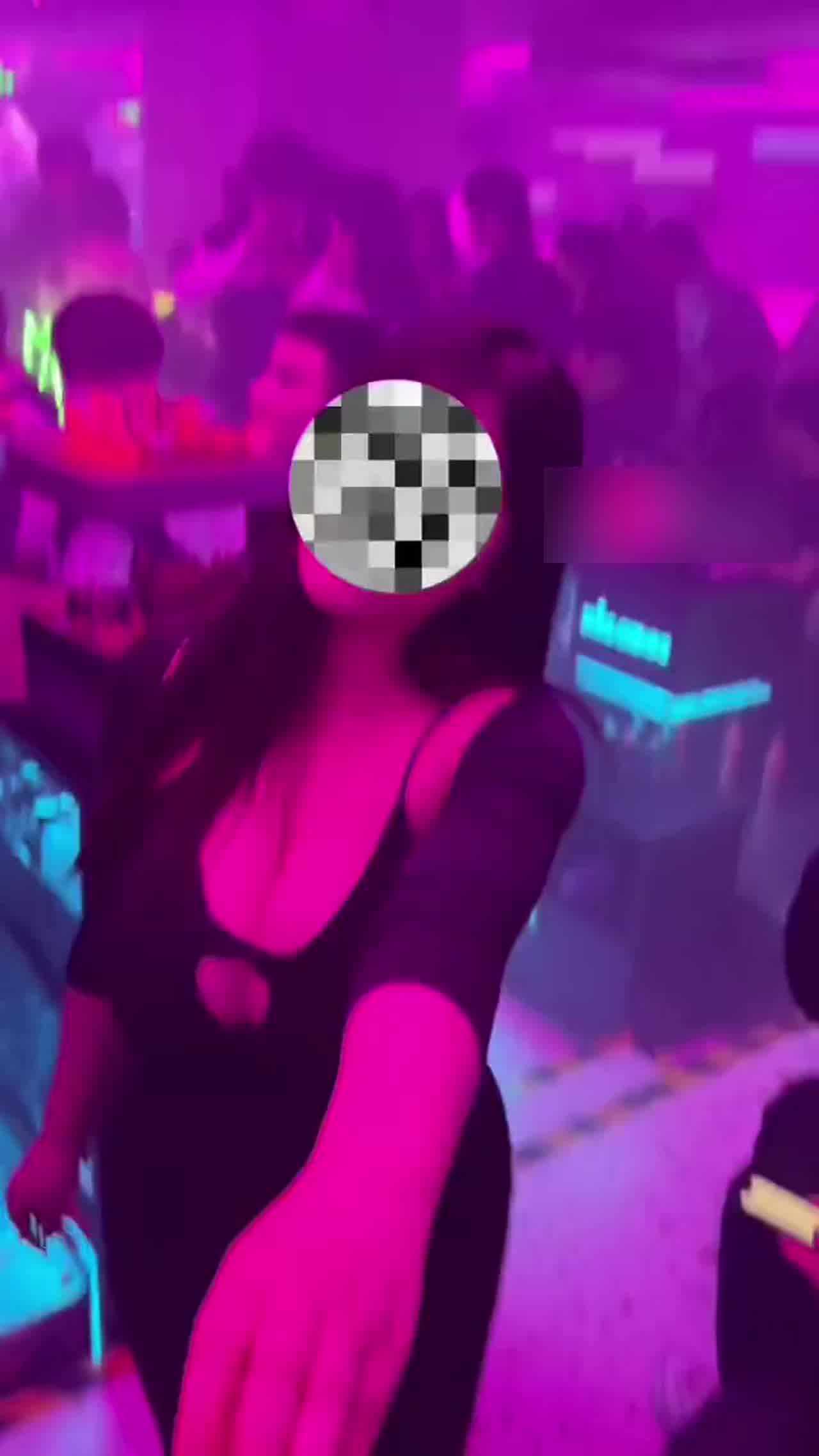  酒精作祟，欲望在发酵，加入我们吗？ 的剧照8