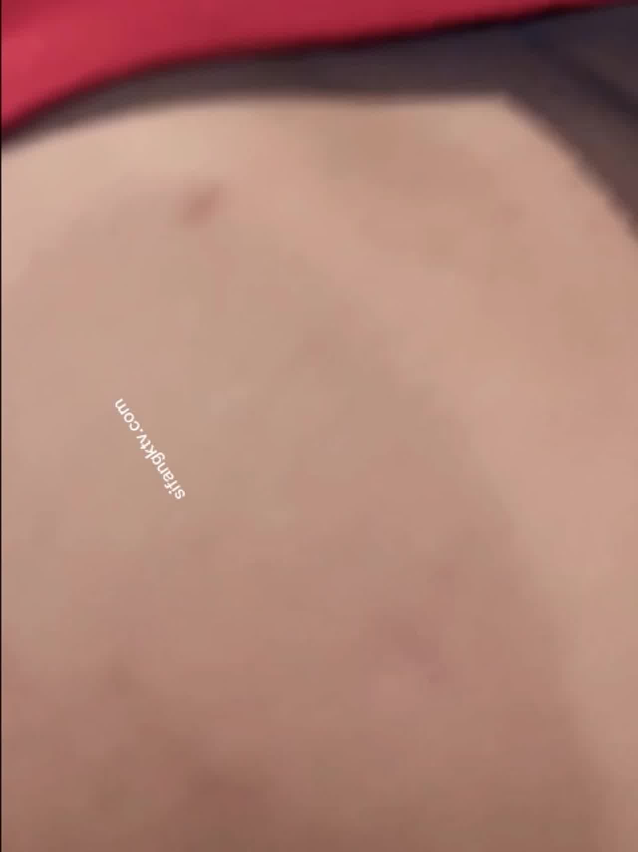  年轻黑丝极品ol被强压揉乃啪啪 的剧照3