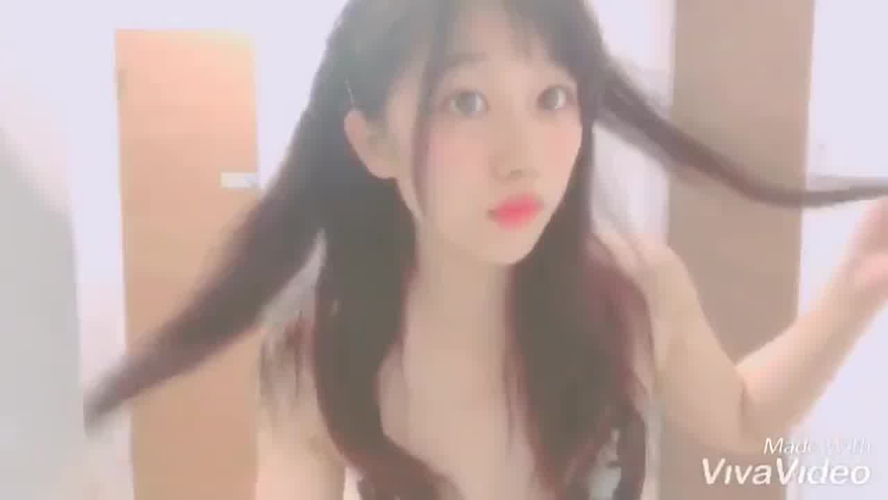  甜美小可爱厕所自拍 的剧照7