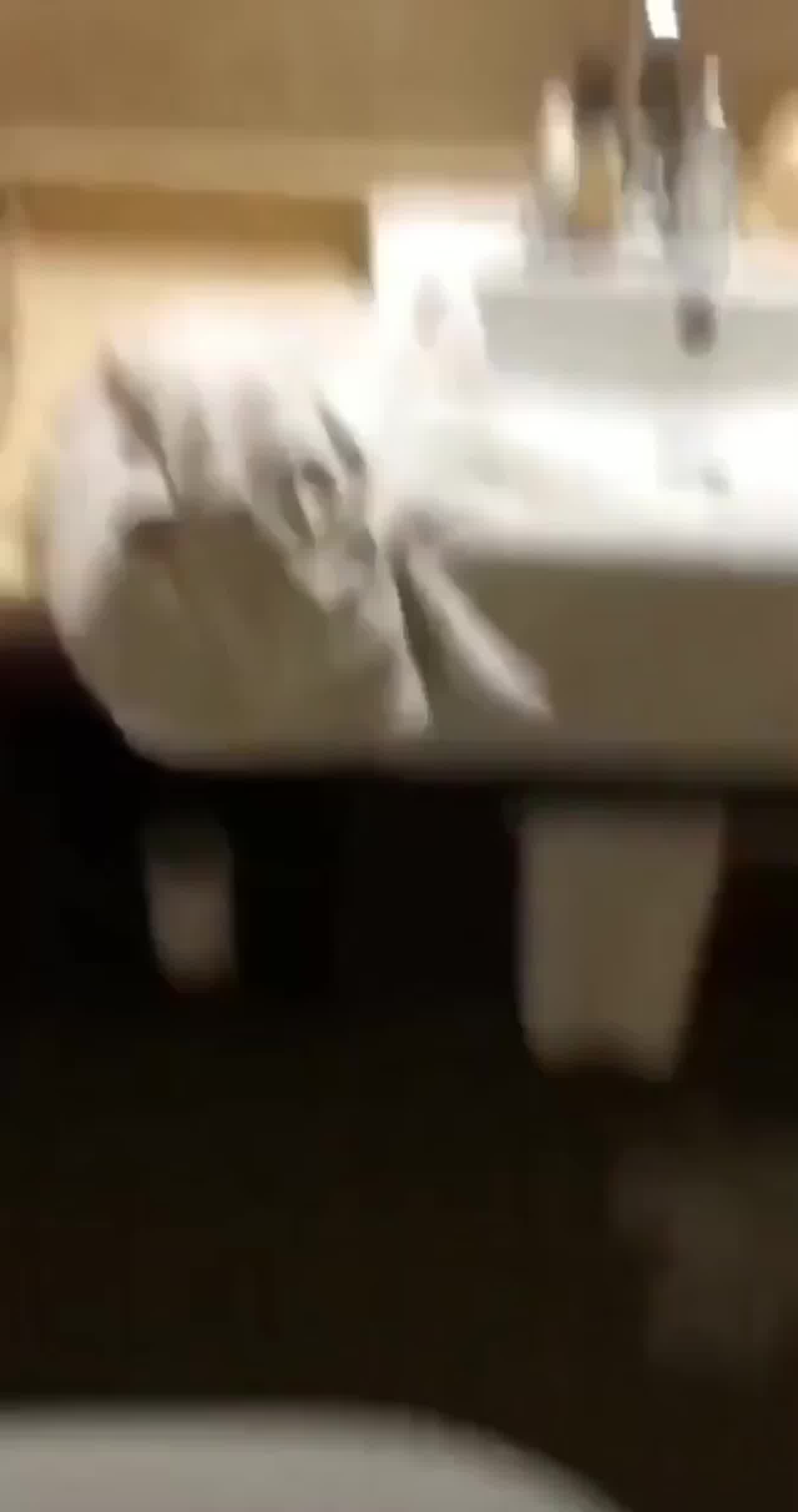  网曝门泄密 大眼嫩妹浴室激情性交 的剧照5