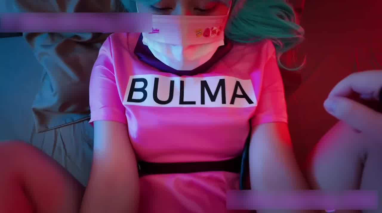  自购推特福利姬-男主太厉害了，第一次操遗精了，拔出来流了好几滴床单上，又接着后入，踩着女主头站起来蹬 的剧照9