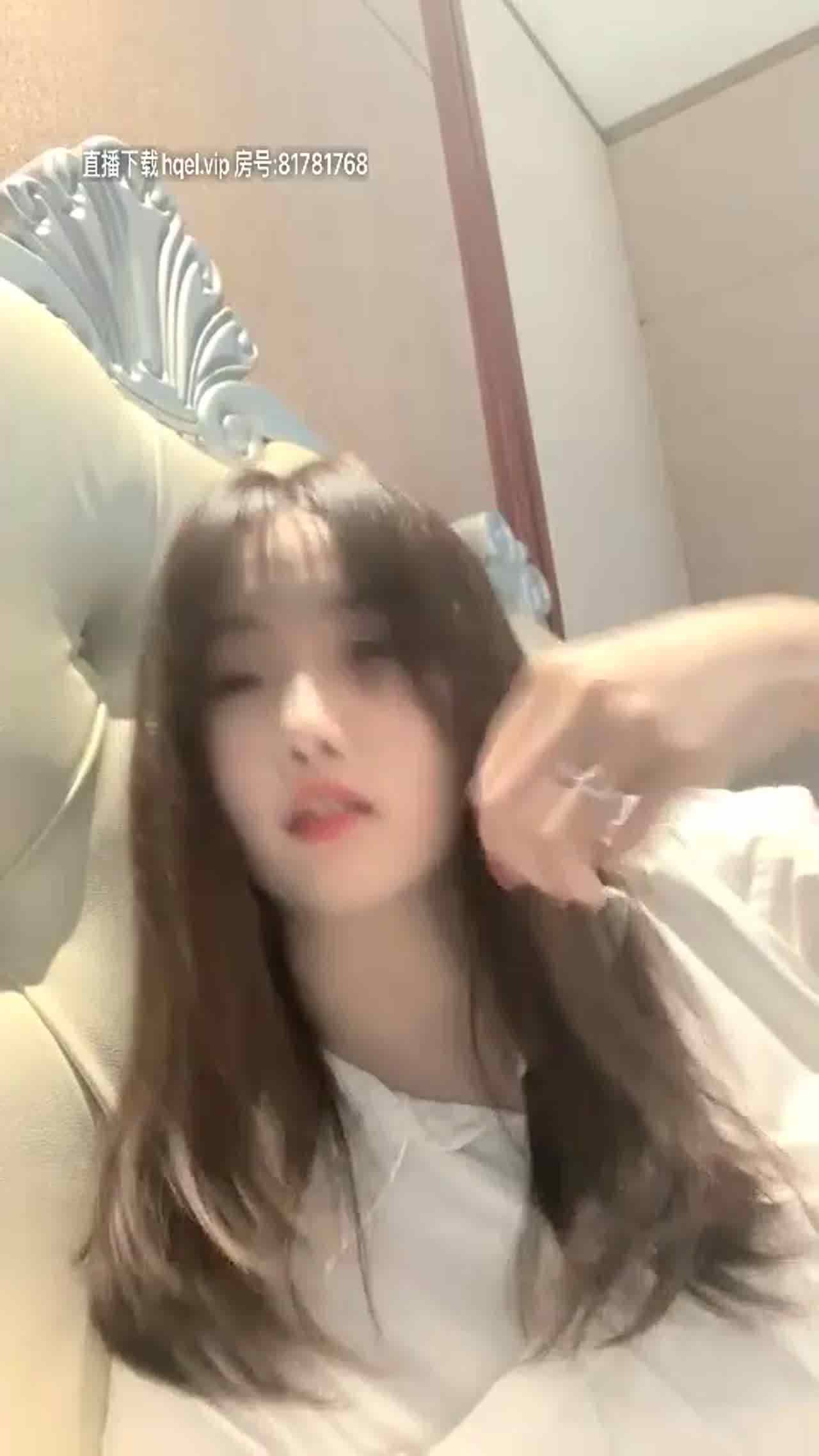  火辣身材甜美D罩杯妹子酒店3P轮流啪啪（四） 的剧照10