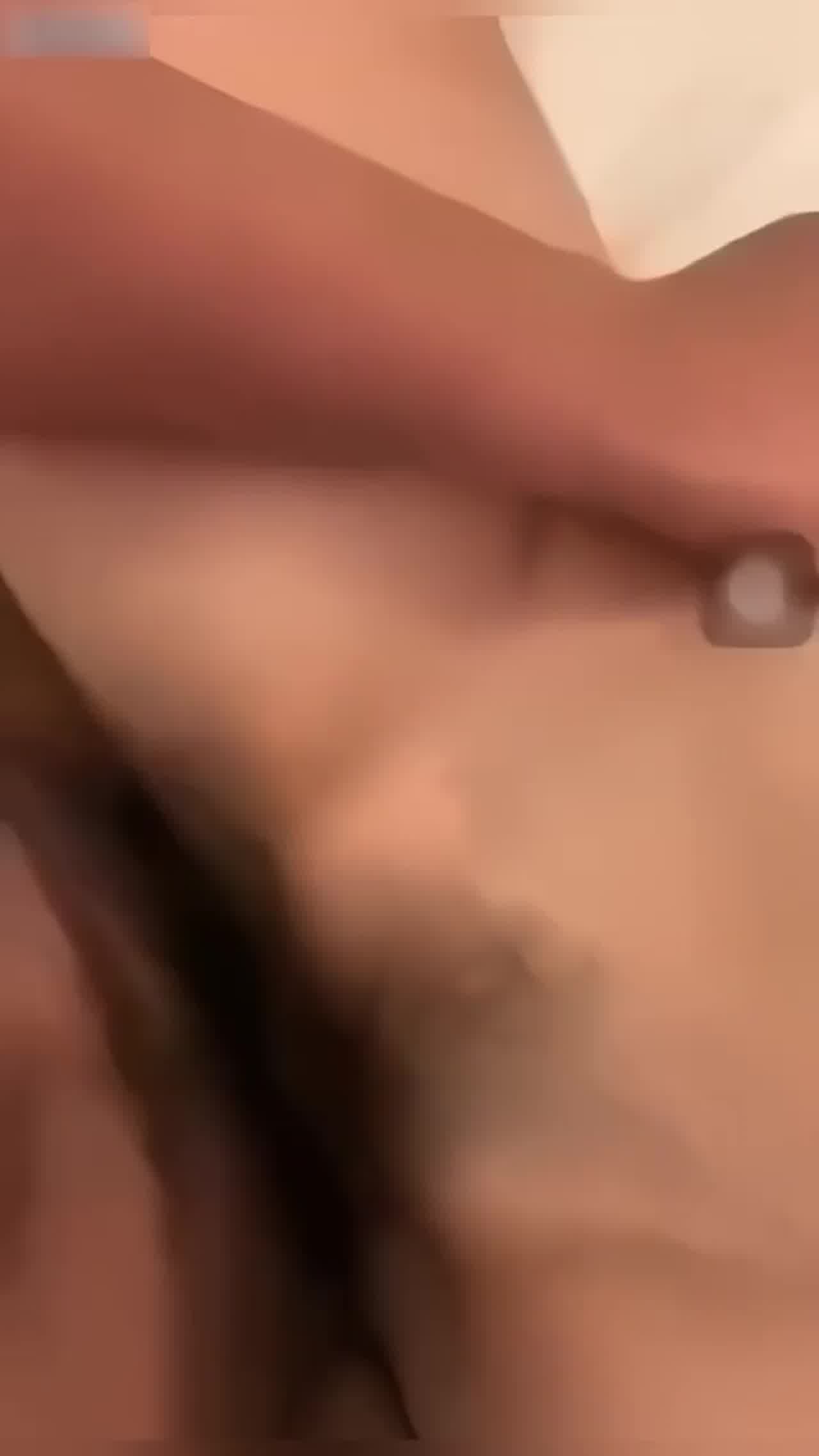  台湾妹子谢季璇和男友自拍流出 的剧照1