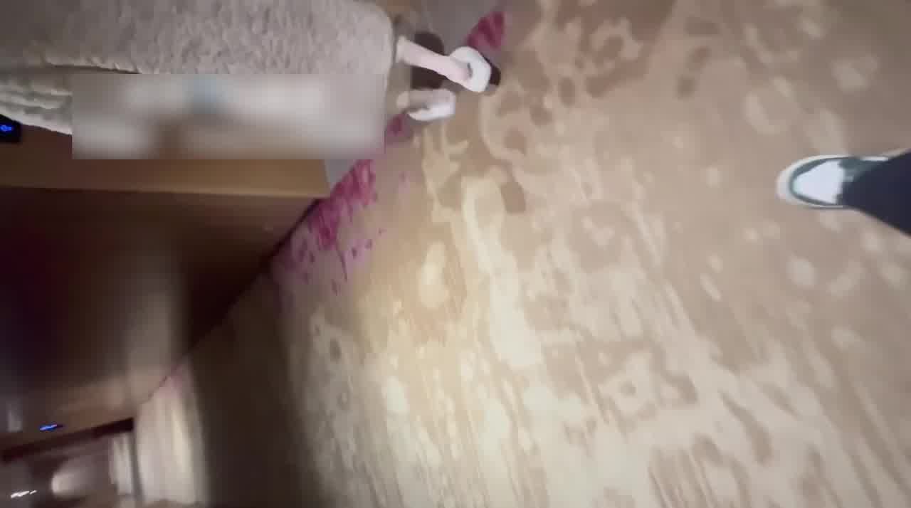  自购推特约炮大神免费版-你又不操我，只能我自己上来动！开上奥迪都不需自己动，不想戴套女主都不生气 的剧照10