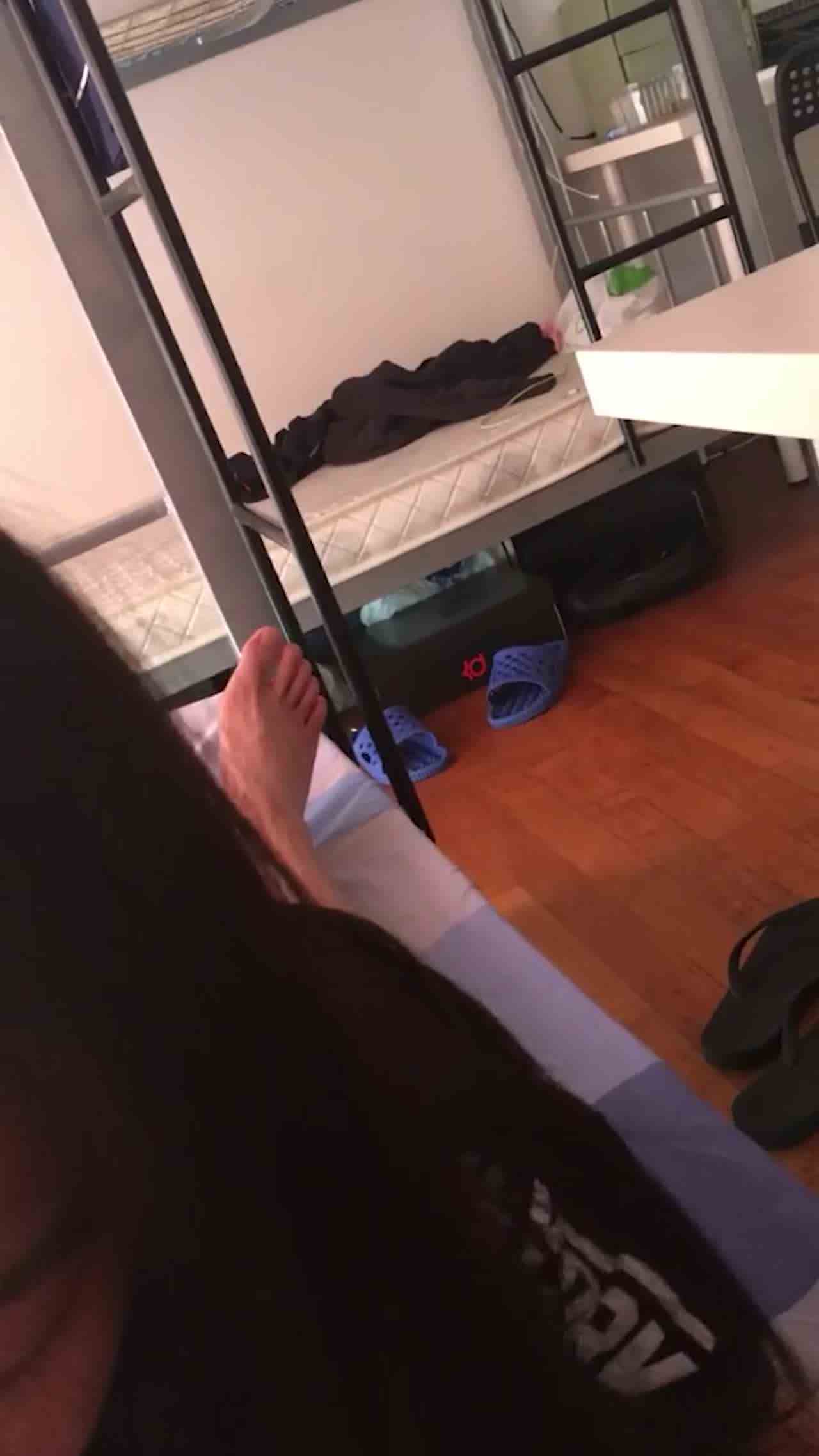  还是大学生会玩搞出一些爱爱花样 的剧照9