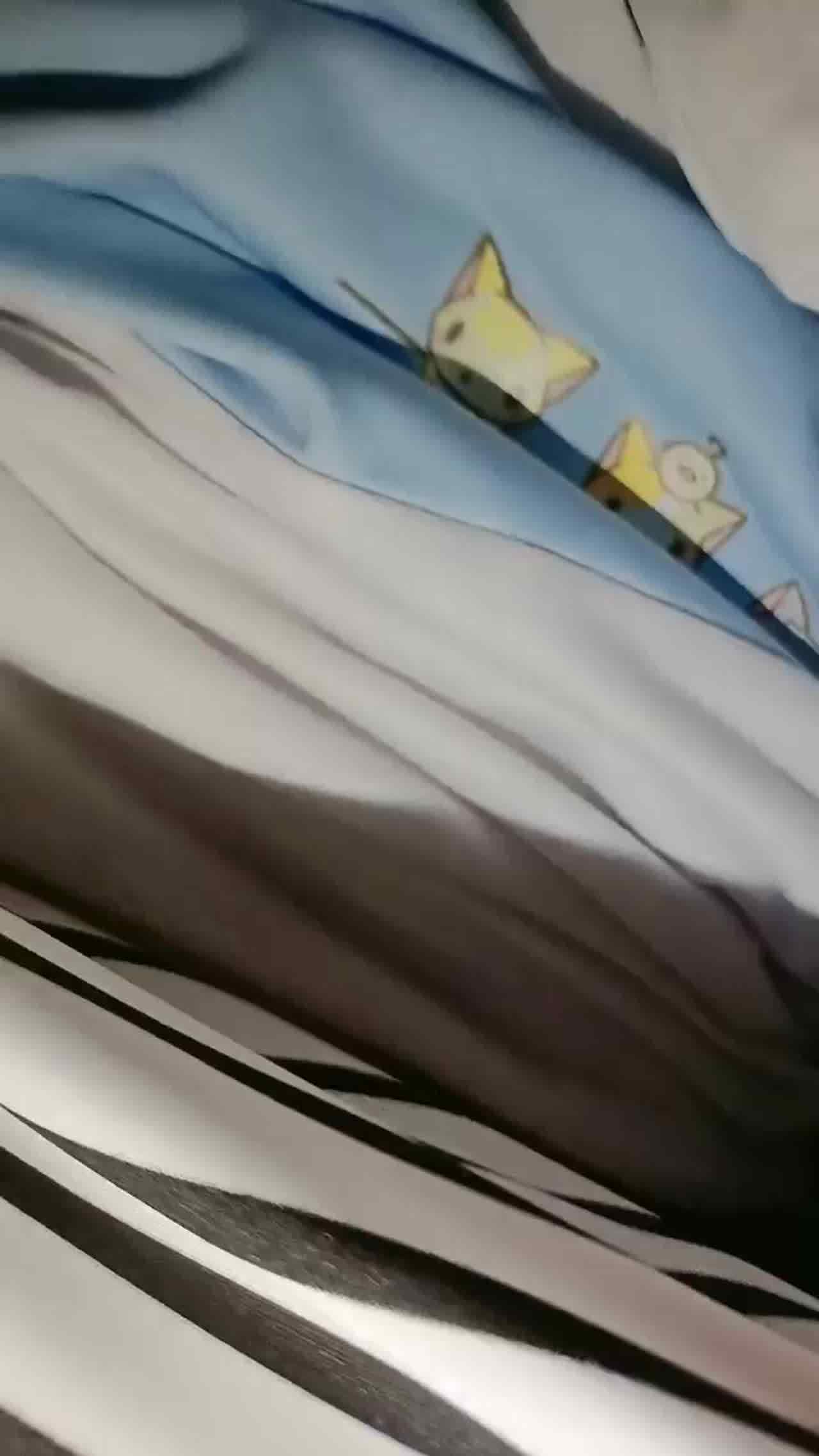  对白有趣！操宝贝的逼嘴里喊着不要 内射身体却很诚实爱上肉棒了！ 的剧照6