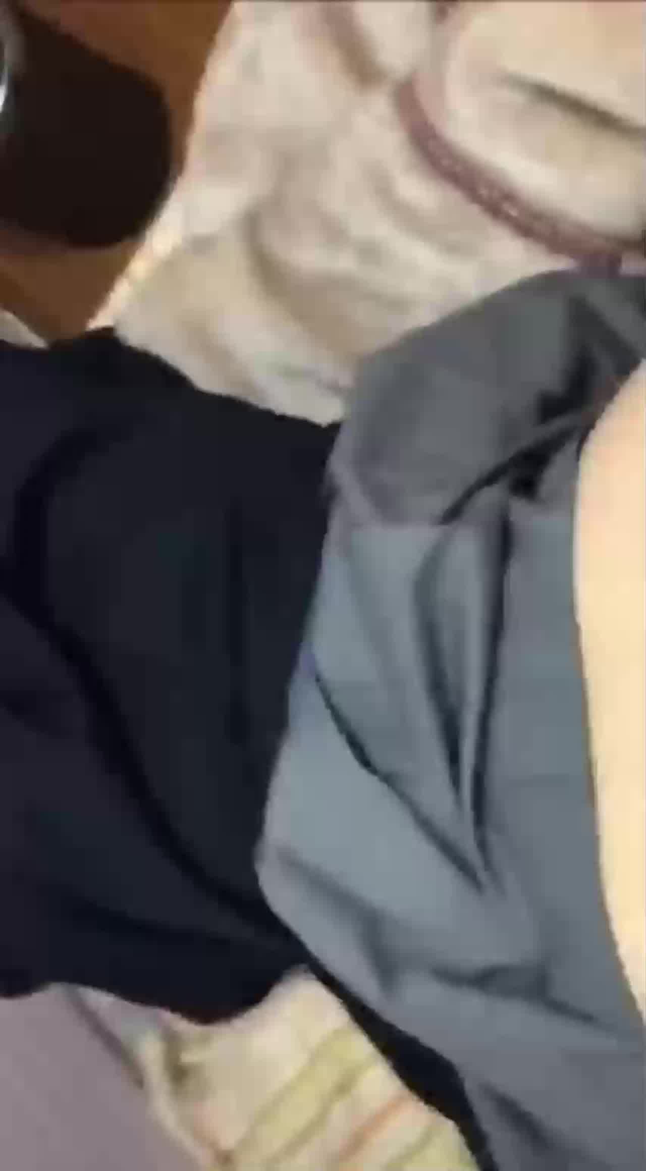  南京职中高中生第一次被干的逼都红了 的剧照5