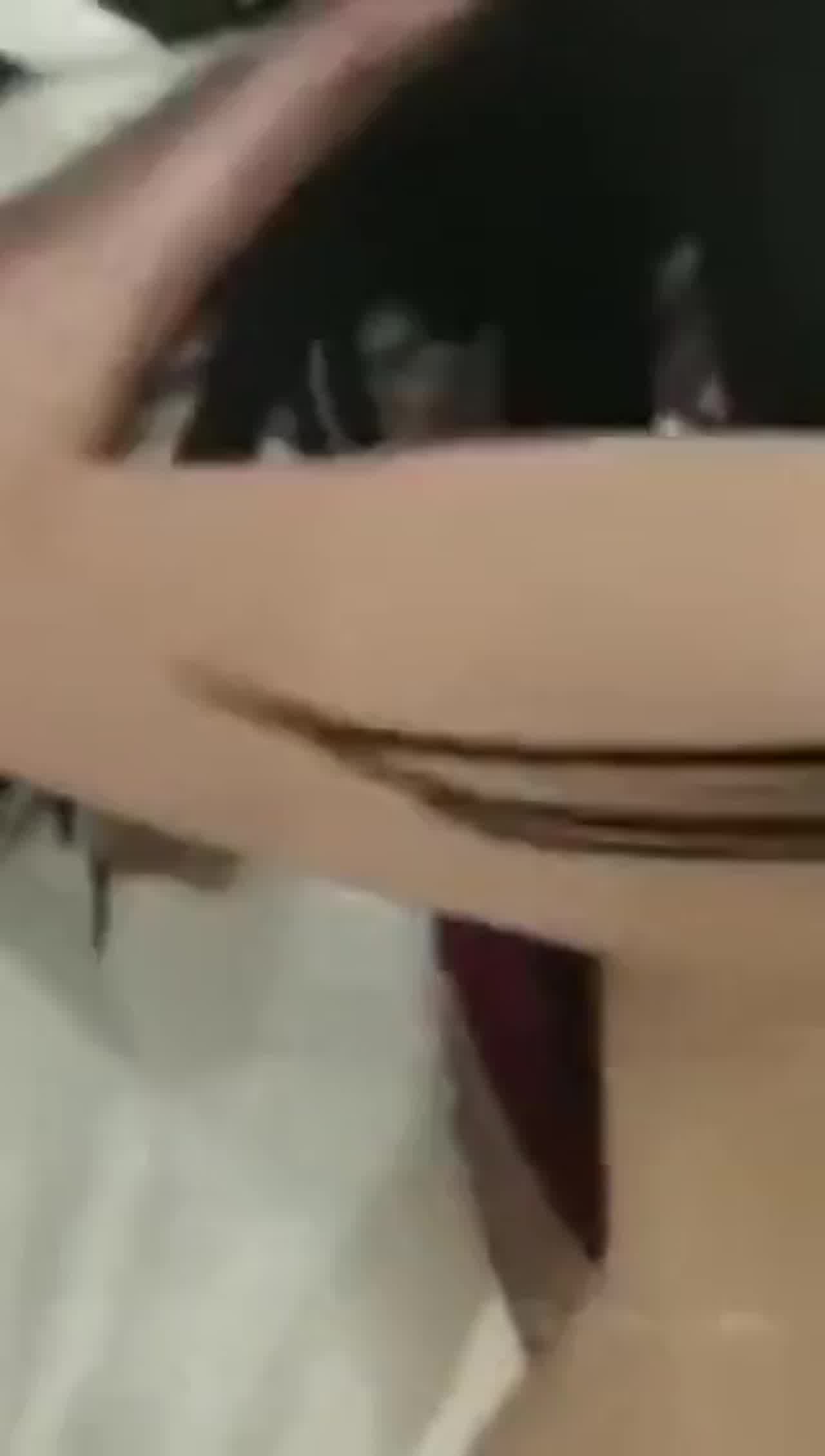  气质贵气少妇实在诱人 的剧照1