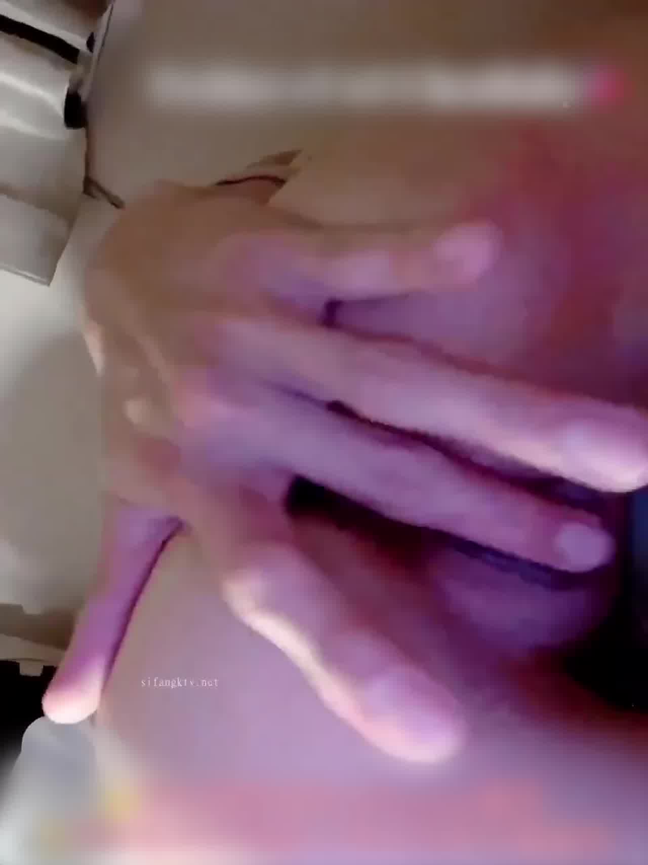  推特43万粉网红 花臂嫩妹【阿璃】大尺度付费性爱福利 的剧照4