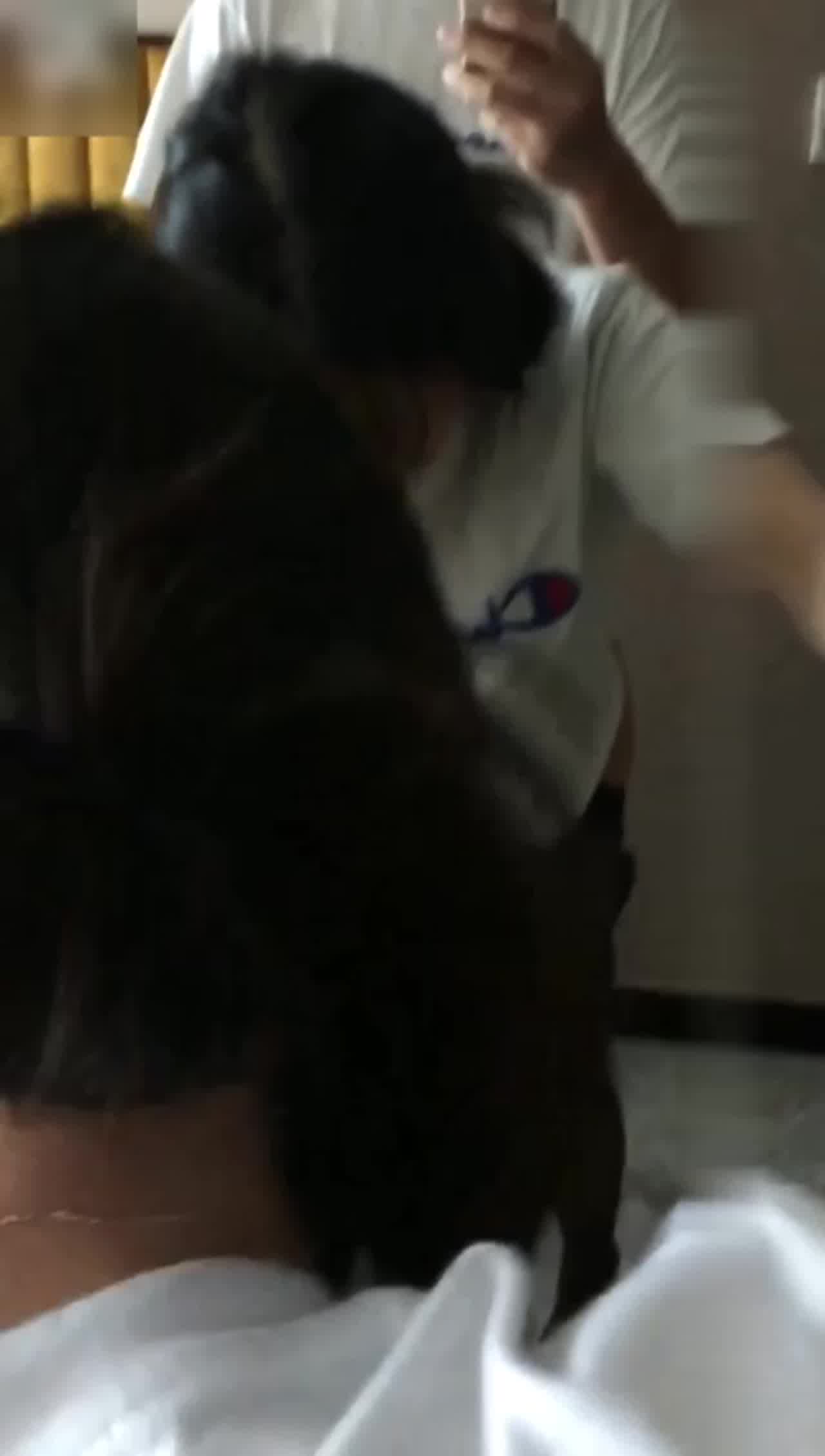  大学清纯妹被后入 的剧照2